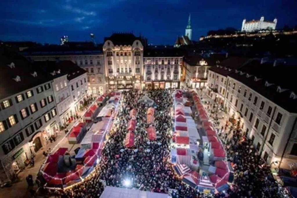 Lovely 2Bdr In Center, Wifi & Self-Check In Bratislava Exteriör bild