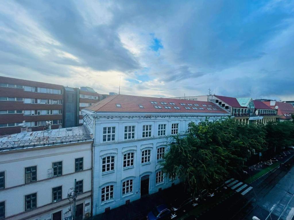 Lovely 2Bdr In Center, Wifi & Self-Check In Bratislava Exteriör bild